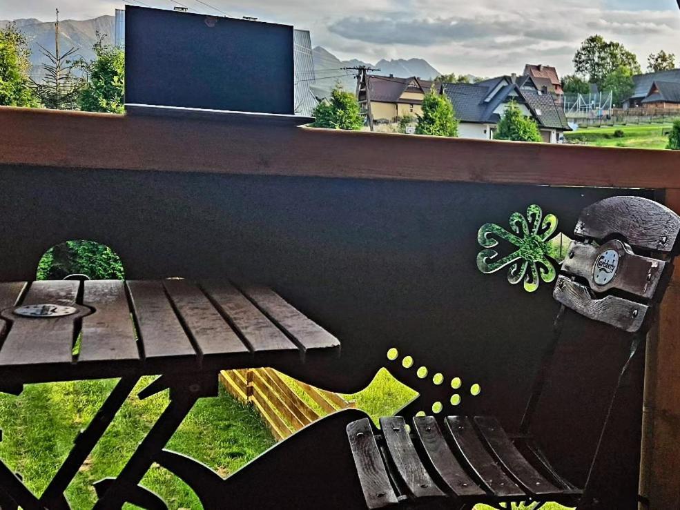 Eco Domek Z Duzym Ogrodem I Widokiem Мурзасичле Екстериор снимка