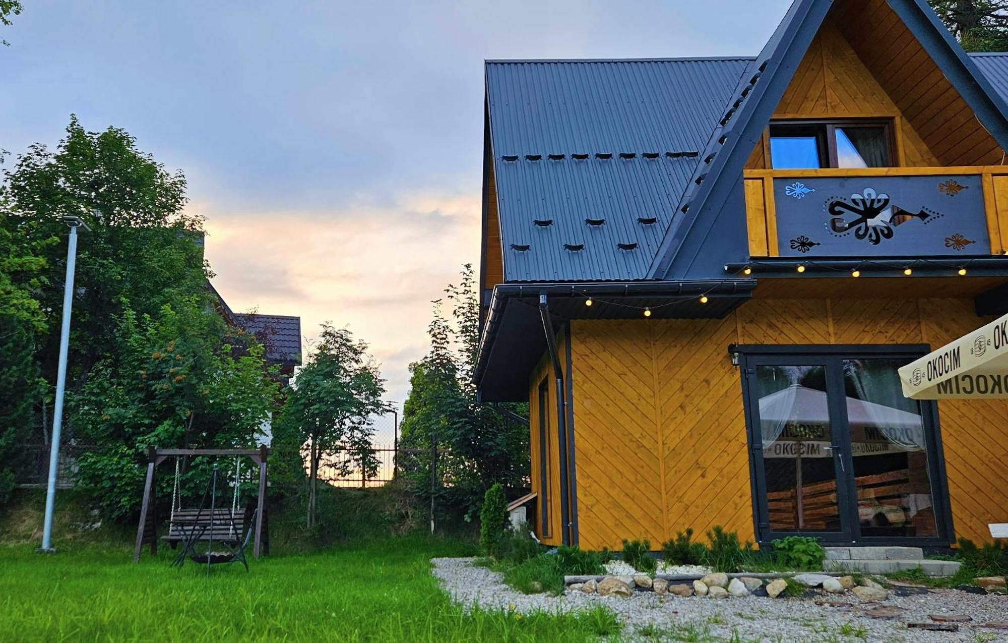Eco Domek Z Duzym Ogrodem I Widokiem Мурзасичле Екстериор снимка